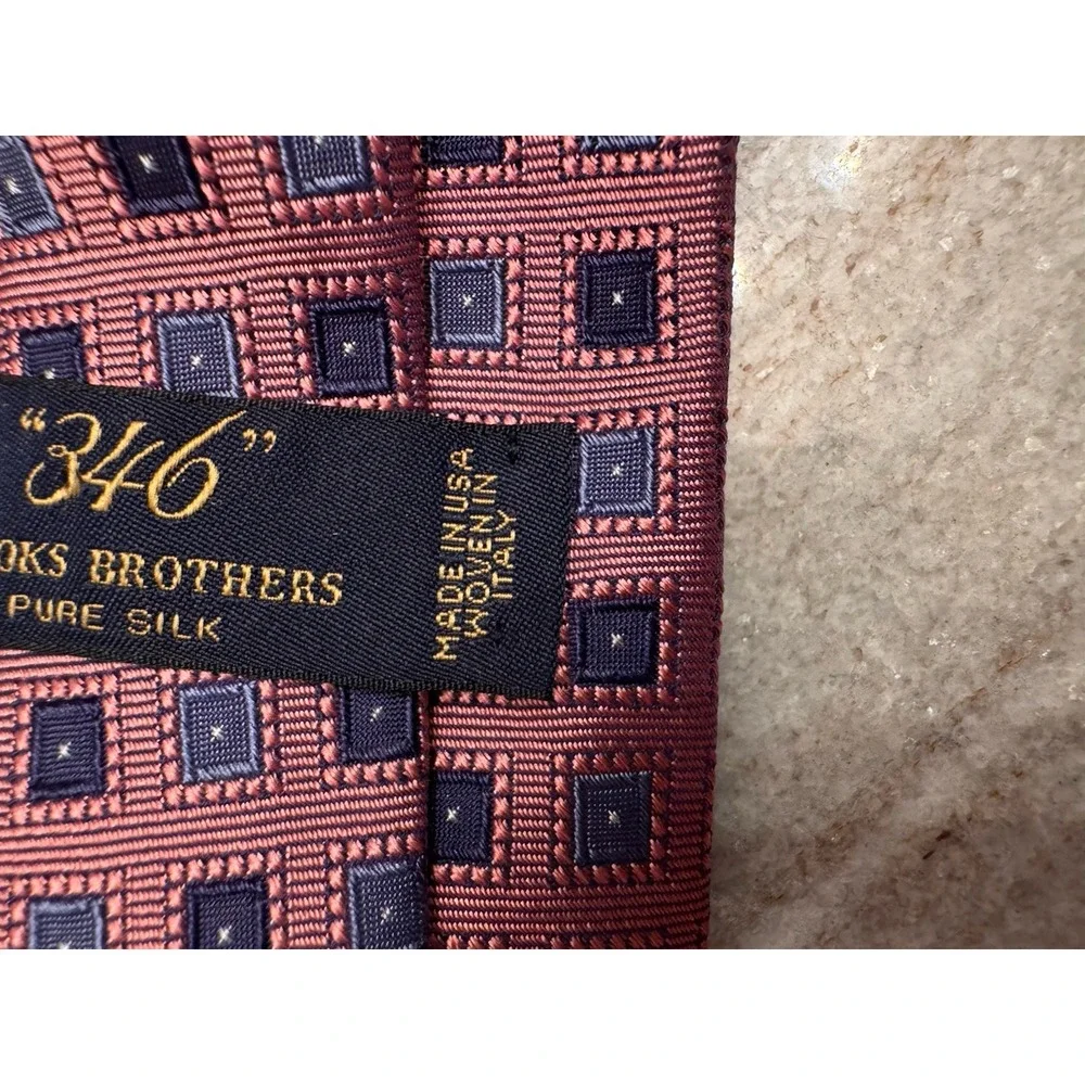 Brooks Brothers 346 Pure Silk Tie Blush Geometric Square USA‎